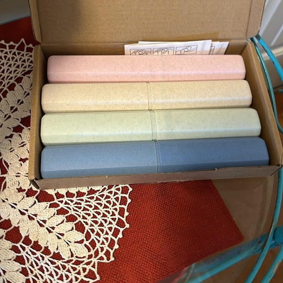 NWT bundle. Laundry basket, chair cover and portable toothbrushes with case. - Picture 4 of 6